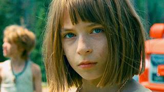 悪い大人をやっつけろ！一挙手一投足に悶える無敵のマナー予告／映画『リトル・ワンダーズ』マナー予告