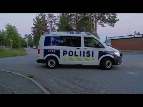 (ENGLISH CAPTIONS) Finnish police chasing a half naked drunk bicyclist
