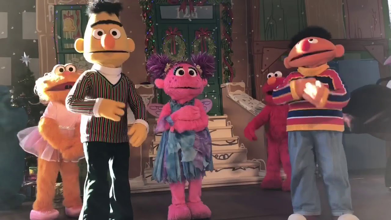 ELMOS CHRISTMAS WISH SHOW SESAME PLACE A VERY FURRY CHRISTMAS