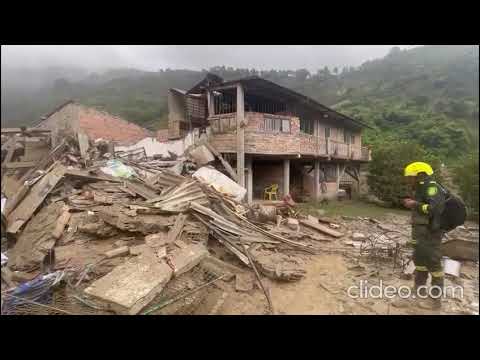 Emergencia en Quetame, canes de rescate buscan sobrevivientes tras avalancha