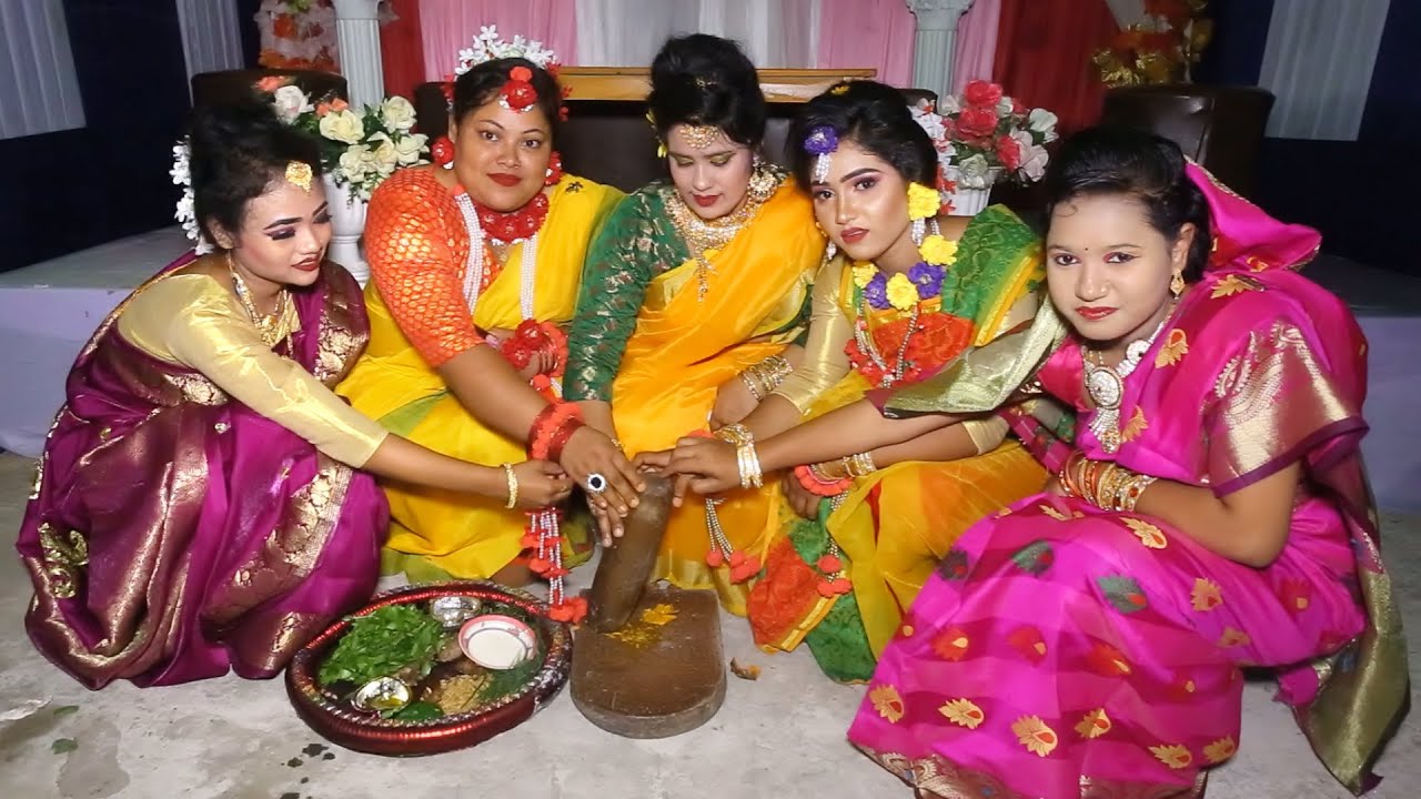 হলুদ বাটো মেন্দি বাটো বাটো ফুলের মৌ || Bangladeshi Village Wedding || Biyer Gaan || গ্রামের বিয়ে