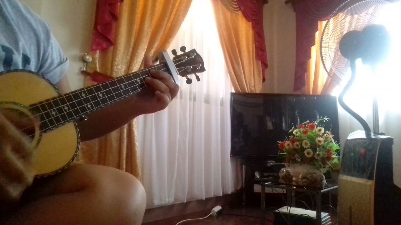 Jingle Bells ukulele fingerstyle YouTube