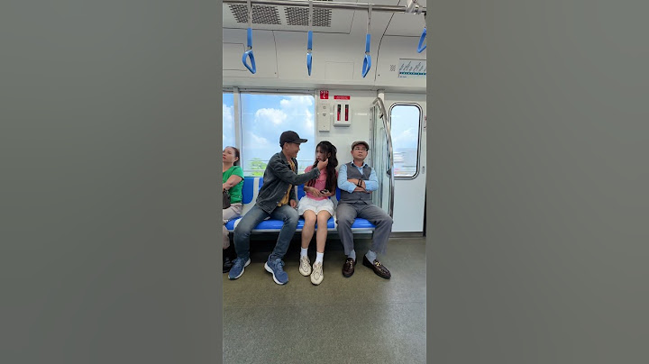 Ignore and help the girl [KINDNESS MAN] #kindness #respect #goodman #happy #humanities