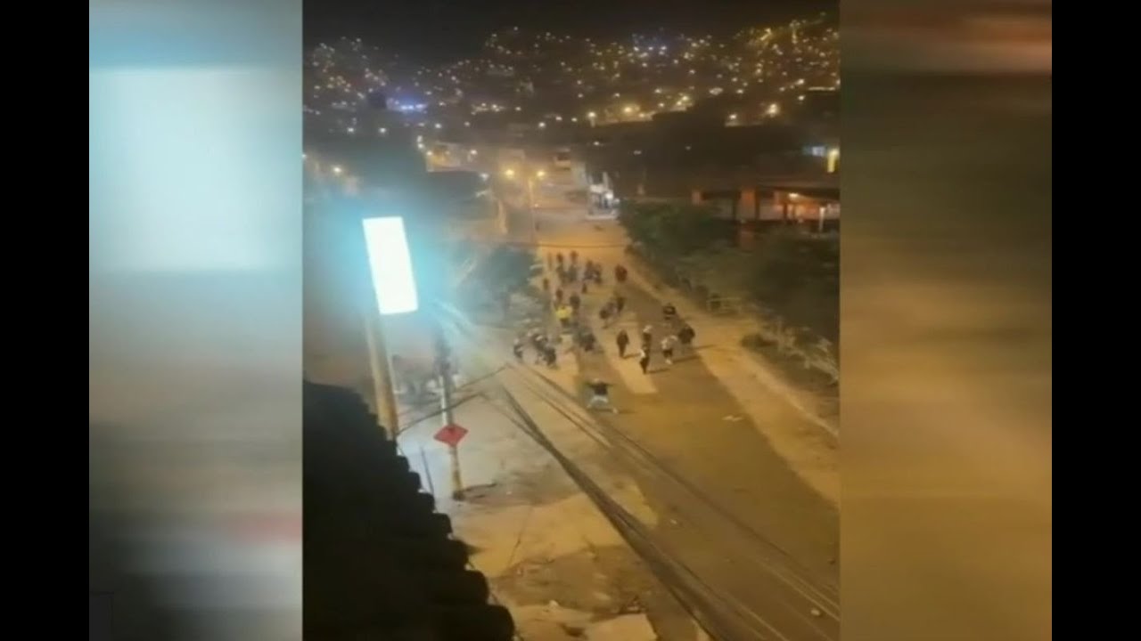 Adolescente de 17 años muere tras pelea entre barristas en Huaycán