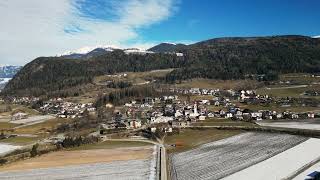 Live wallpaper #3 Aerial majesty: Brunico and Kronplatz from Above [4K 60fps] screenshot 5