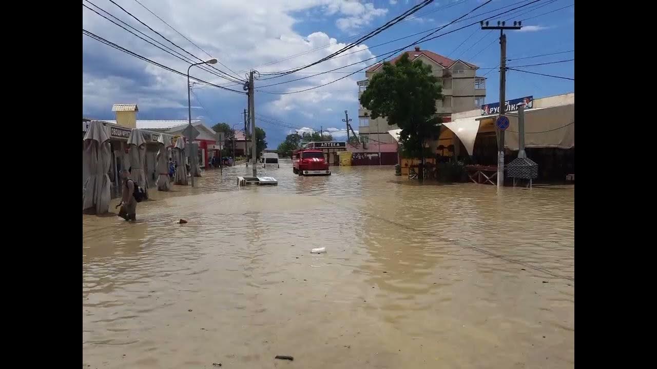 Потоп в сочи 2023 июль. Потоп 2023. Сочи потоп 2023. Потоп. Наводнение во владивостоке.