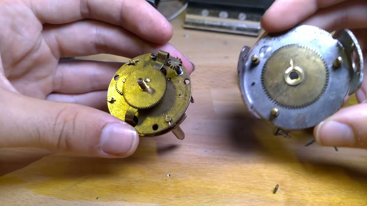 手作り鐘撞 手作り鐘撞 Repairing a tiny travel alarm clock. - YouTube