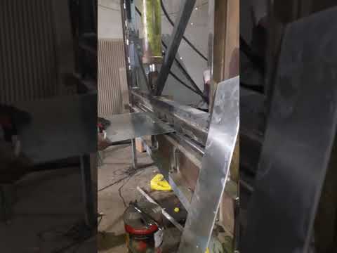 ماكينة تطعيج او ثني الصاج فكرتي