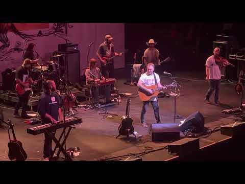 Zach Bryan - Heading South (live)