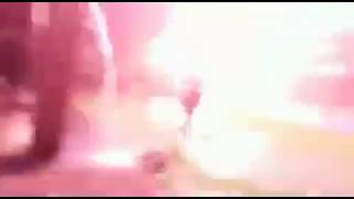 Povezlo Ej Chto Molniya V Derevo Udarila A Ne V Ee Zont