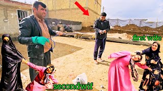 Download Lagu She Waited for Him to Leave! 😈 Zahra Attacks While Heshmat is at Work MP3