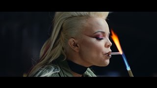 Смотреть клип Trisha Paytas - Daddy Issues