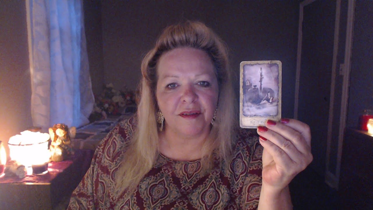 Aquarius Weekly Tarot Card Reading for May 30  to June 5,  2016
