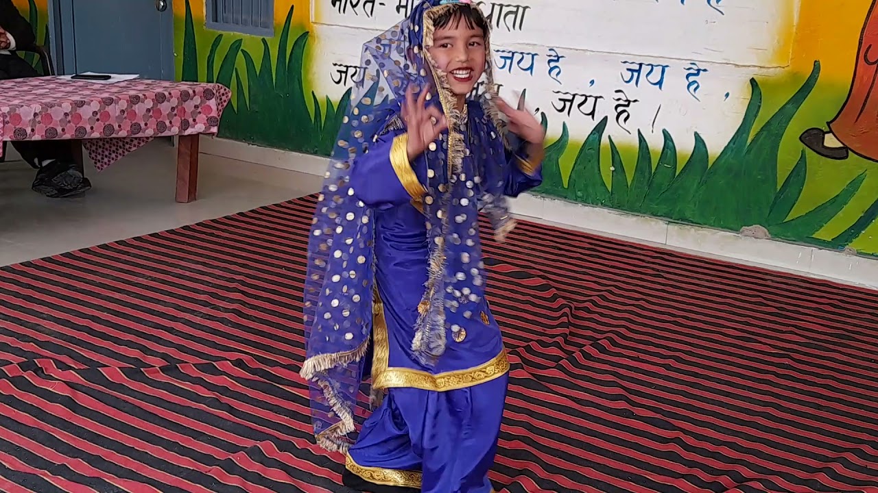 chunri jaipur se mangwai best dance by a little girl