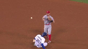 LAA@LAD: Weaver gets Puig to hit into 5-4-3 DP