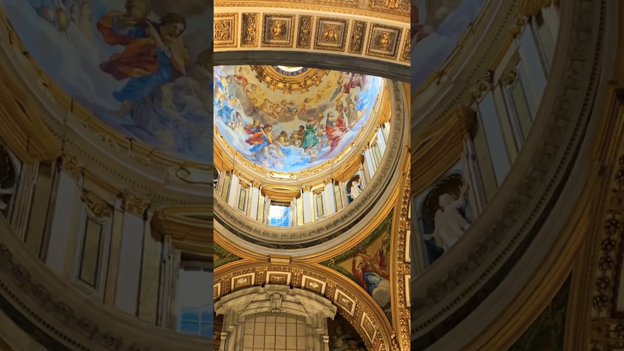 ☝️The stunning interiors of St. Peter’s Basilica in The Vatican🇻🇦 