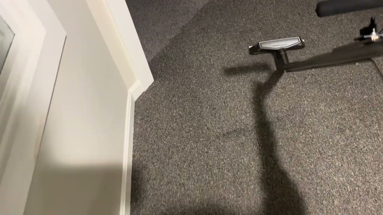 Вечерняя чистка ковров в Маттапоситте, штат Массачусетс.