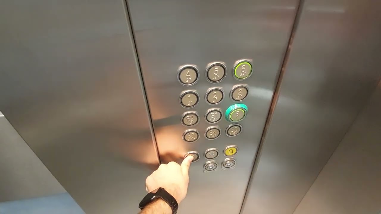 3 2005 Schindler lifts at El Corte Inglés in Castellón