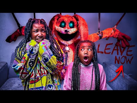 Girls PLAY EVILGAME,