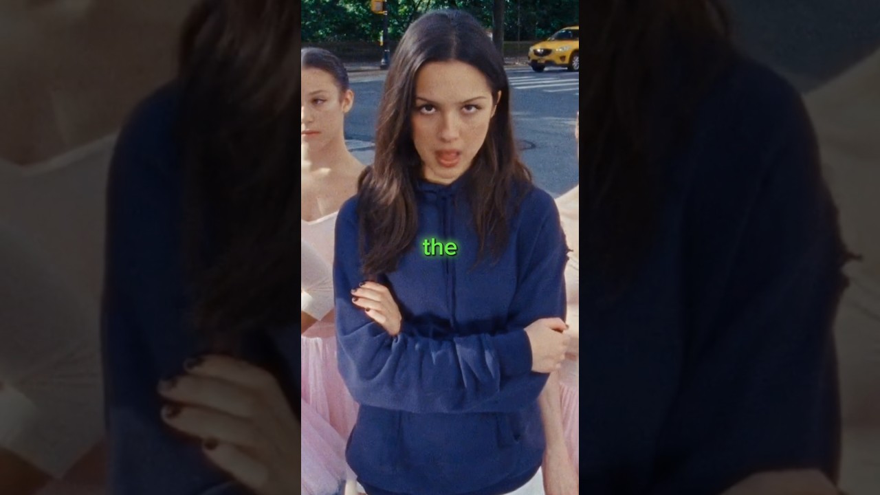 Olivia Rodrigo CHANGED Lyrics to Purple 😳 auf YouTube ansehen Olivia Rodrigo CHANGED Lyrics to Purple 😳 auf YouTube ansehen