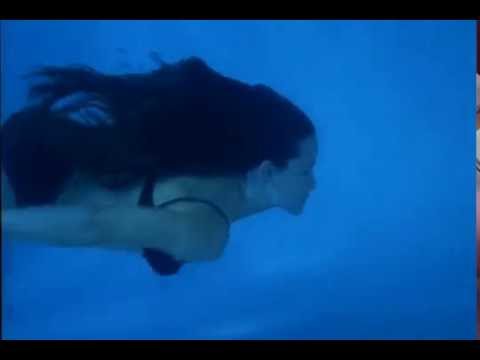 Jennifer Garner Underwater