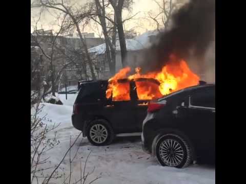 Ленд ровер загорелся в сервисе