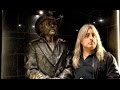 Motörhead Drummer Mikkey Dee Visit Lemmy Kilmister Statue At The Rainbow Bar