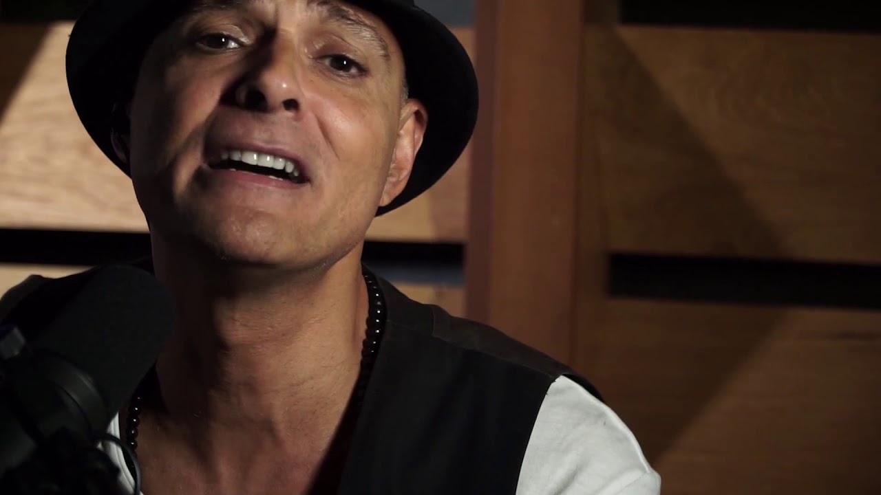 Vinyl Sessions: Julio Fowler | Nada de Mi