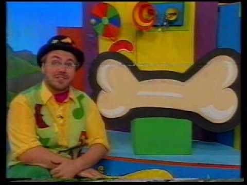 Playdays-Playbus...  Stop- Old Mother Hubbard (part 1)