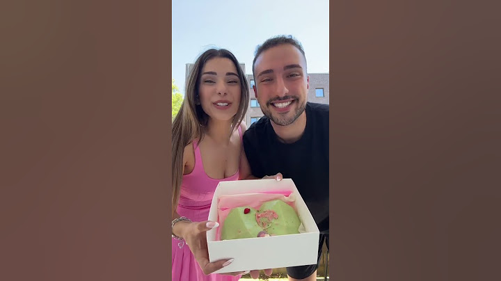 doğum günü pinyatamı kırıyoruz