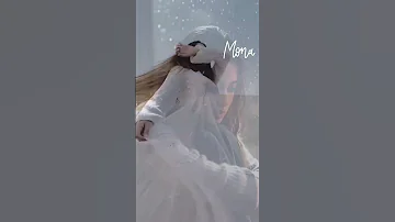 عينيها 