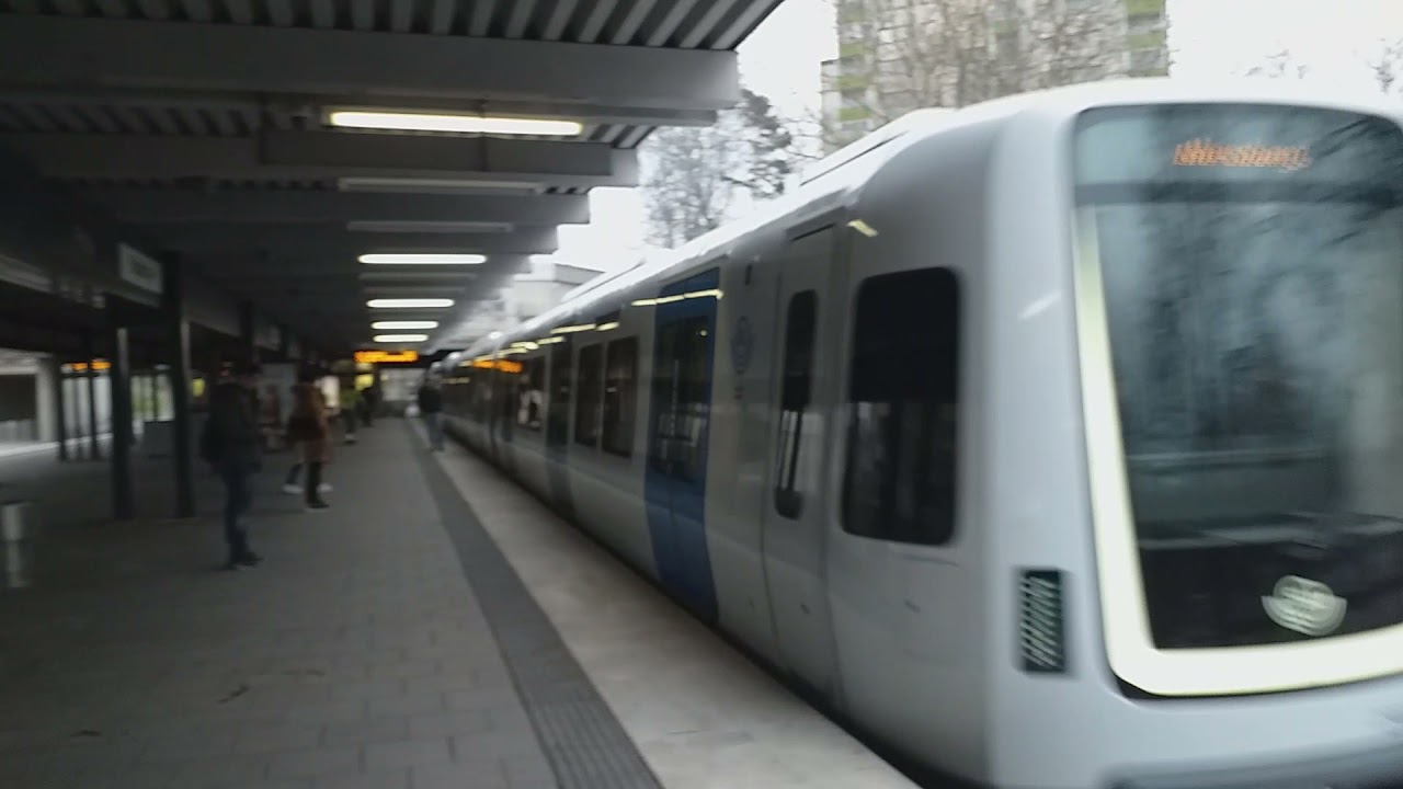 C30 Tunnelbana 2302+2316 vid Fittja.