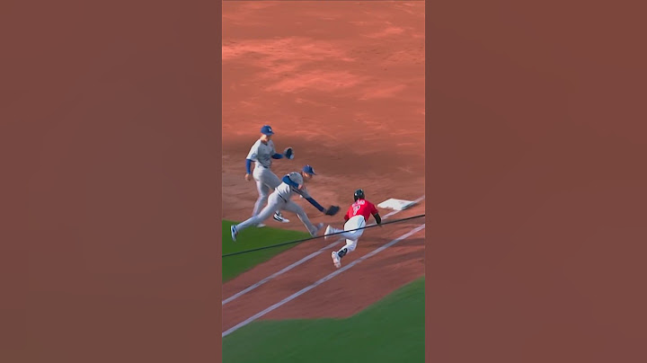 Yoshinobu Yamamoto Wins a Foot Race to Tag Out Will Wilson on a Bunt Play | 山本由伸 ハイライト