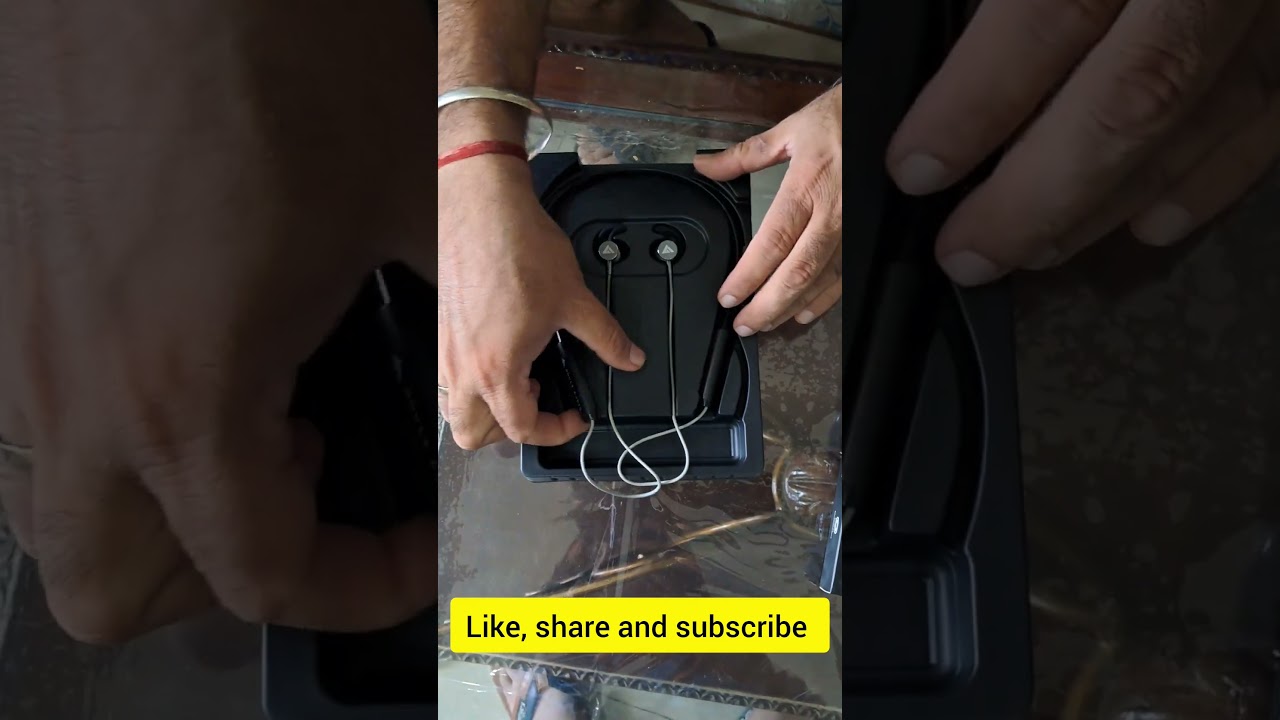 Boult EQcharge neckband only for ₹699 