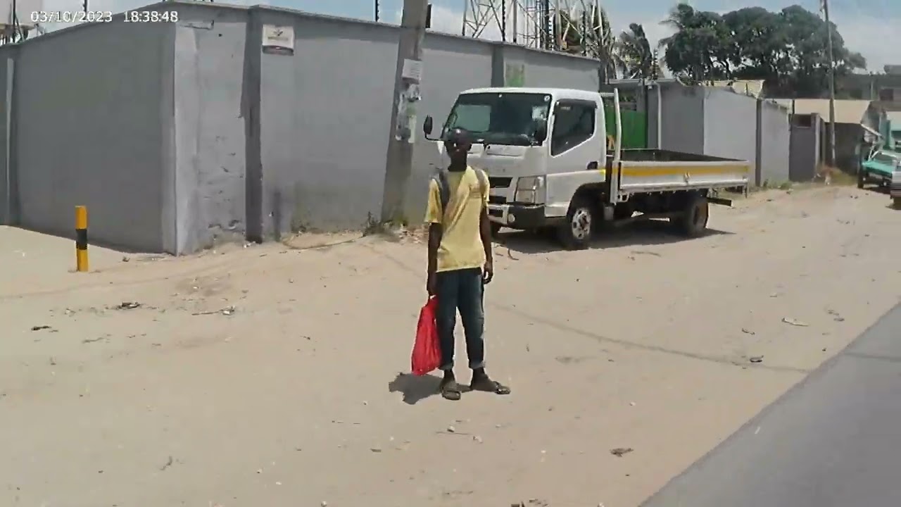 KENYA - tuk tuk to airport