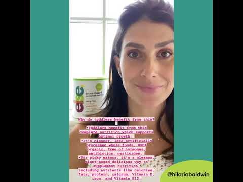 Video: Hilaria Baldwin Berpose Dalam Pakaian Dalam Seminggu Setelah Melahirkan