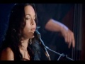 Norah Jones - Moon Song (Live - New York)