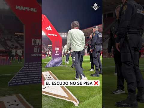 El escudo no se pisa ❌ #shorts #realbetis