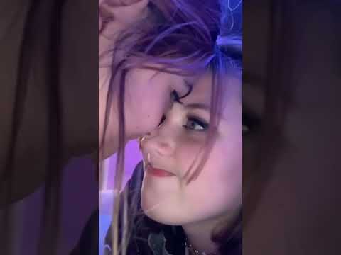 فضيحة زينة الراوي تبوس من الحلك 