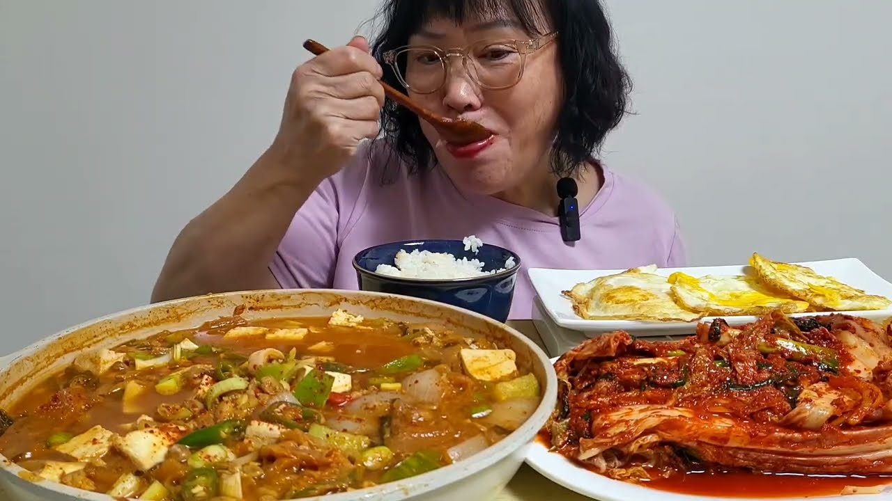 쌀쌀한 날씨에 청국장 김장김치 [집밥먹방]🌶🥘🥬