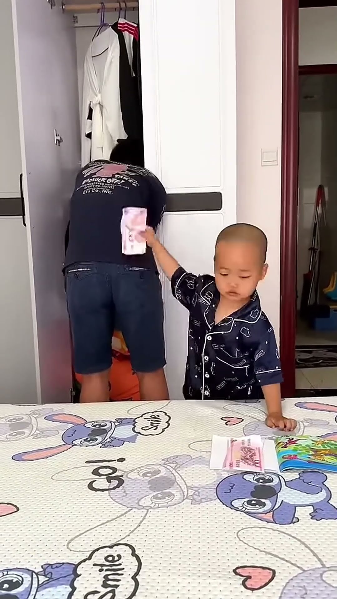 Dad was stunned this time# Cute baby#Cute# goofy little rice treasure# smart baby# cute baby