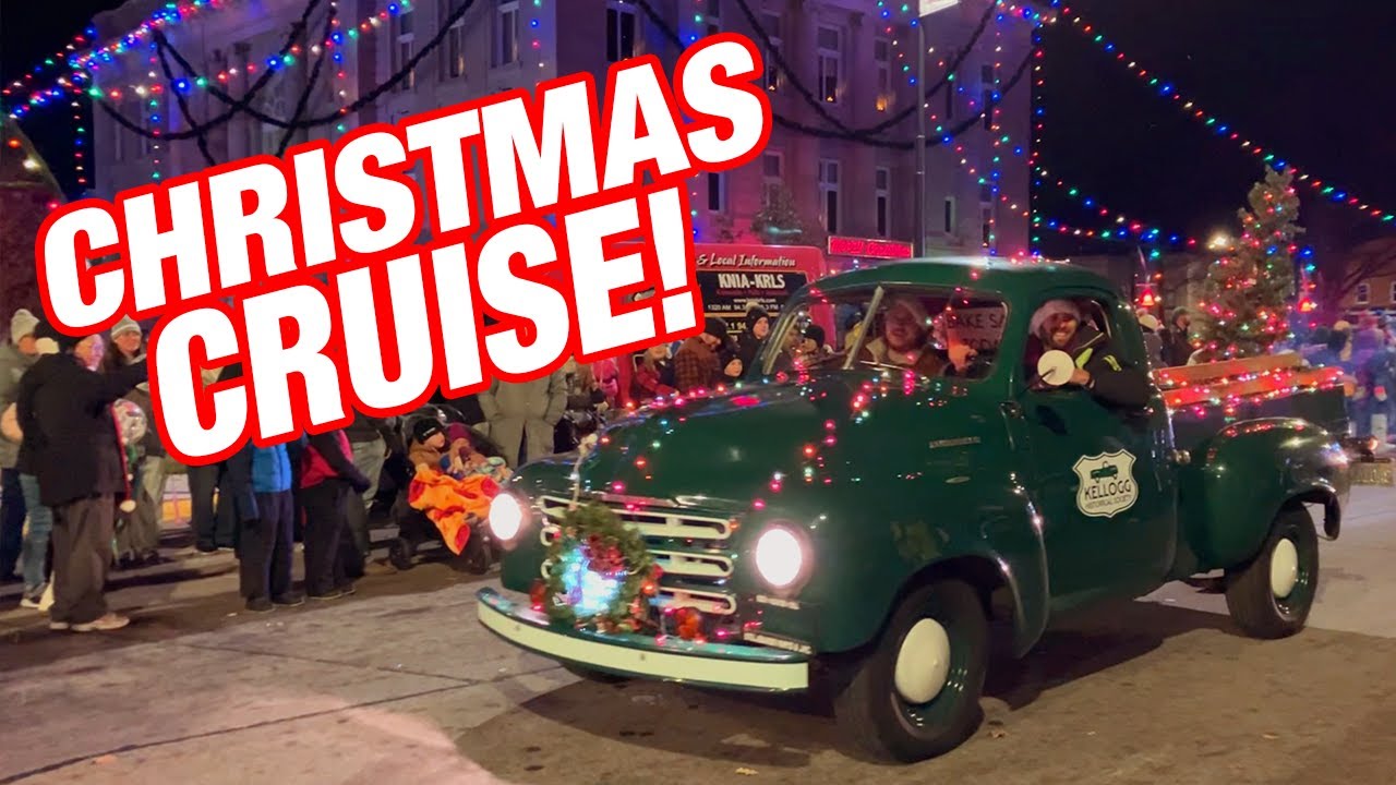 Мы приняли участие в рождественском параде на нашем Studebaker 1950 года!