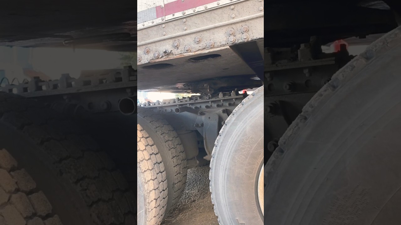 Как отцепить ручку прицепа, чтобы отцепить седельно-сцепное устройство на тракторном прицепе 