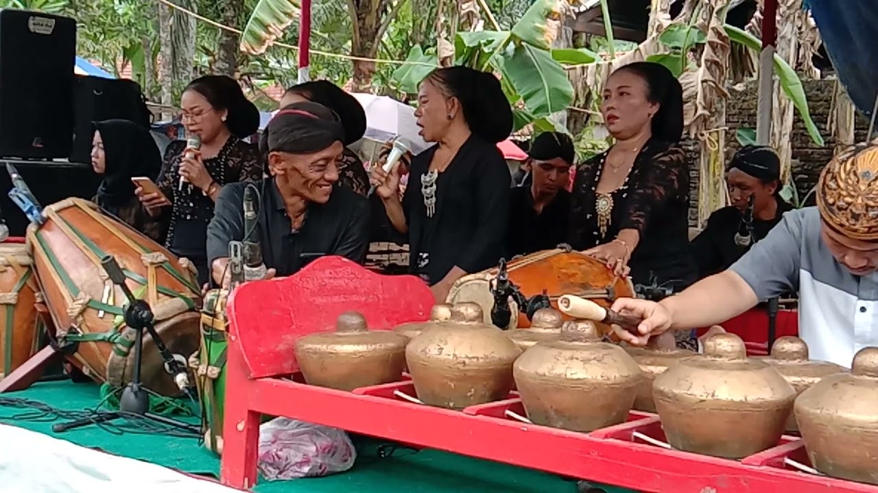 GENDING PAMBUKO JELANG PENTAS SENI KUDA KEPANG KRIDO UTOMO