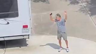 Lafayette Parish man surrenders after hour-long SWAT standoff