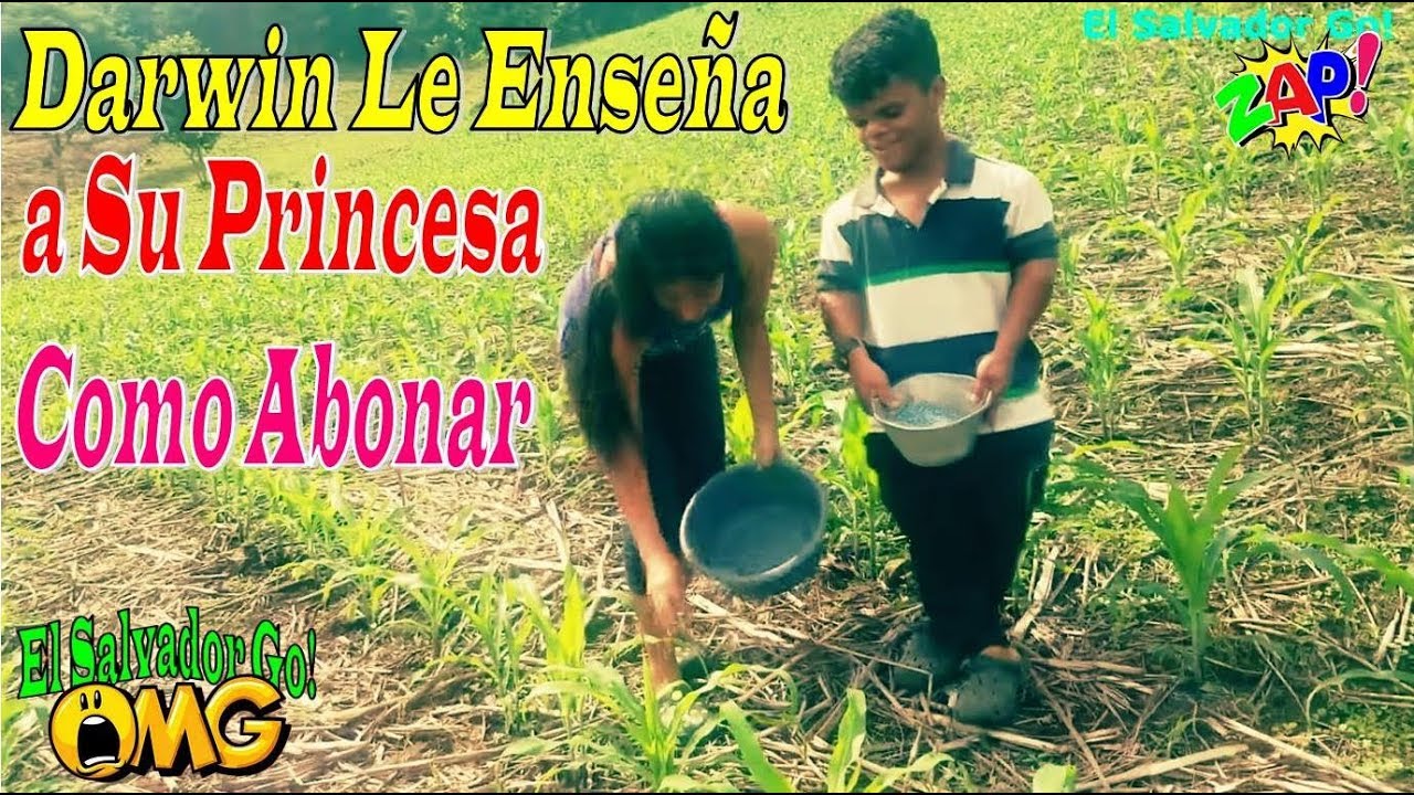 mexicano restaurant DARWIN LE ENSEÑA A SU PRINCESA COMO ABONAR - ABONANDO LA MILPA DE DON RAMÓN PARTE 3 | EL SALVADOR GO