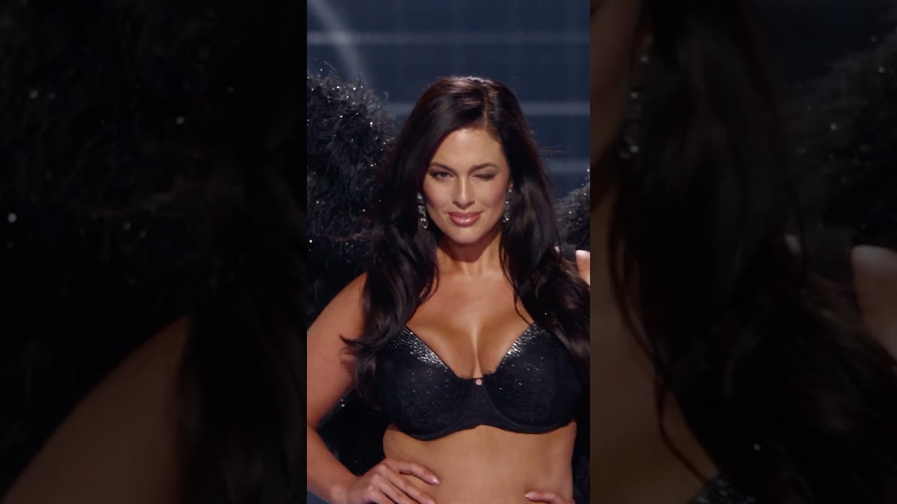 Pretty sure Ashley Graham's wink was directed only at you. 😉 💕