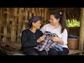A Homeless Girl Buys Clothes for an Old Lady | A New Life Begins