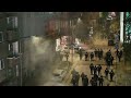 Полицай ритна в главата повален демонстрант на улица Гурко