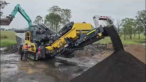 IMPACTOR - Keestrack R3h crushing asphalt to 20mm minus